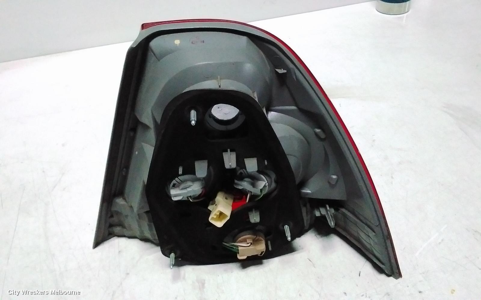 TOYOTA COROLLA LEFT TAILLIGHT, ZZE122, SEDAN, LENS# 02-91 FARBA, 04/2004 - 06/2007