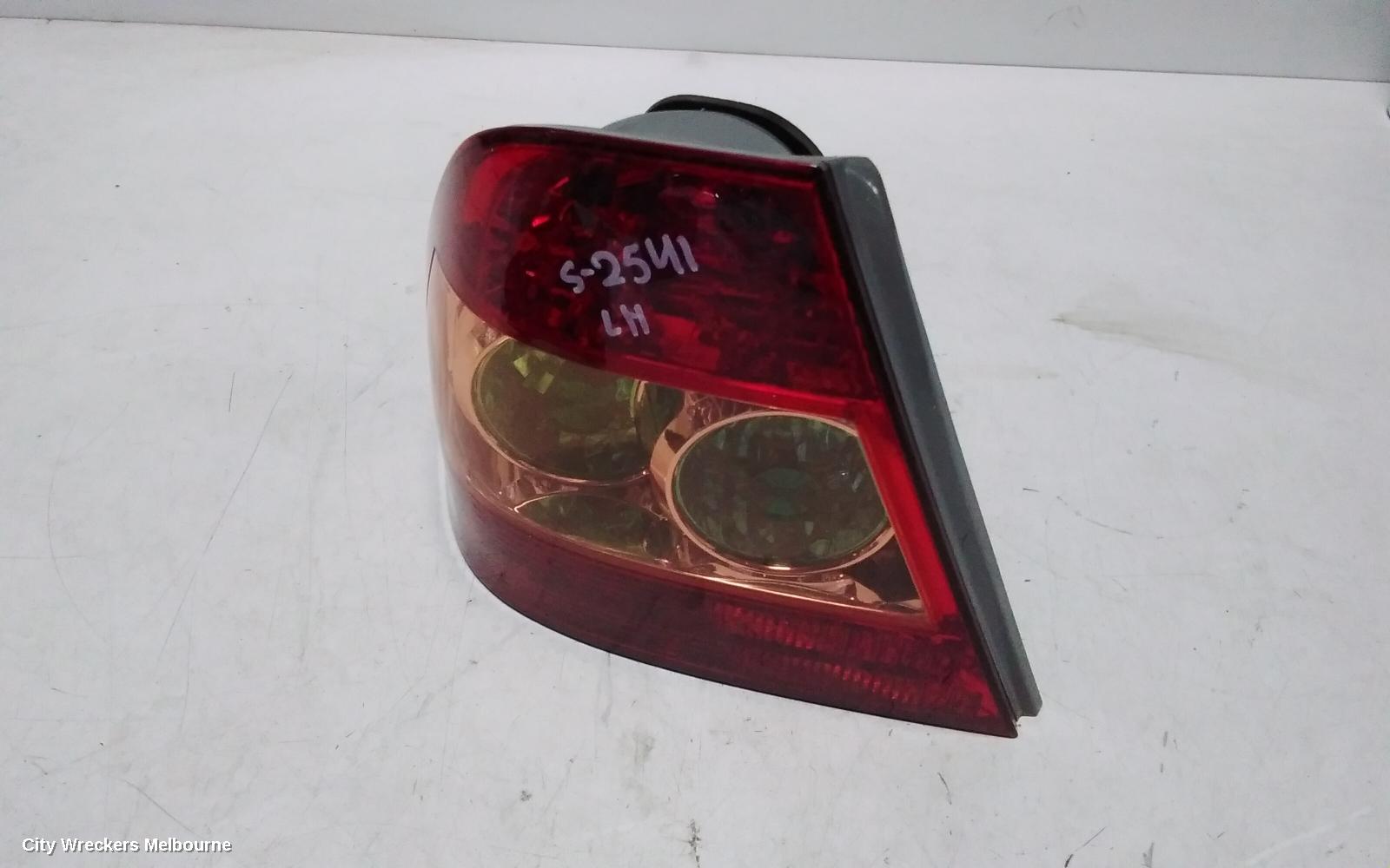 TOYOTA COROLLA LEFT TAILLIGHT, ZZE122, SEDAN, LENS# 02-91 FARBA, 04/2004 - 06/2007