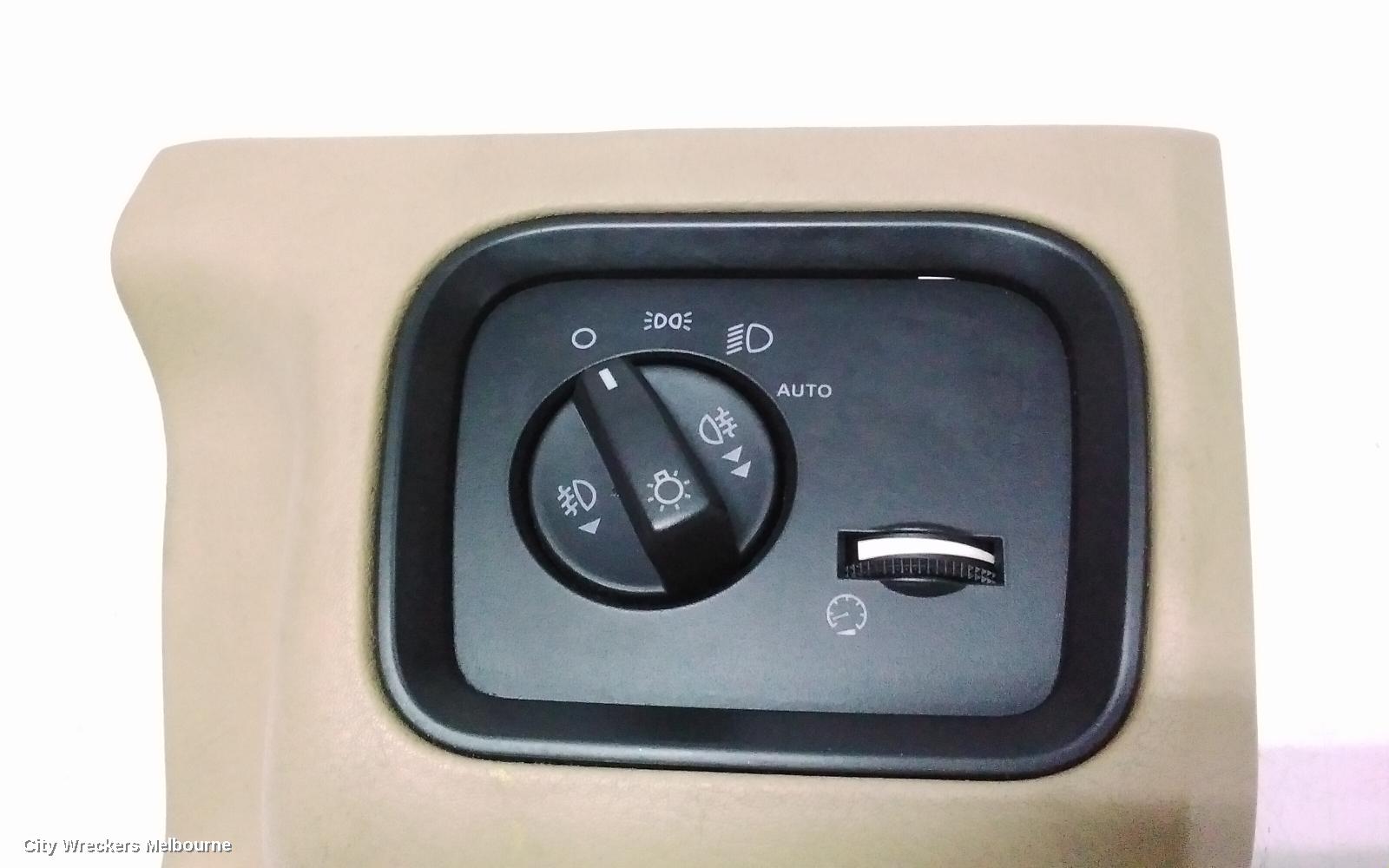 LAND ROVER RANGEROVER SPORT COMBINATION SWITCH, HEADLAMP SWITCH, L320, NON FOGLAMP BUTTONS TYPE, 08/2005 - 09/2009