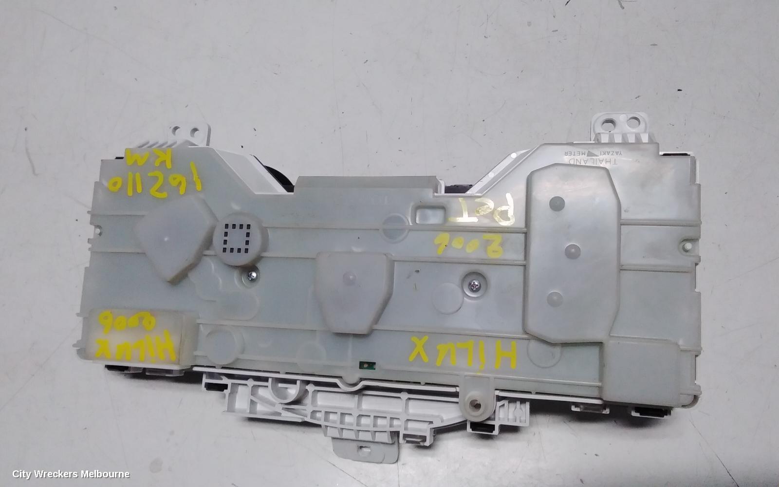 TOYOTA HILUX INSTRUMENT CLUSTER, PETROL, 2.7, WORKMATE, 02/2005 - 06/2011