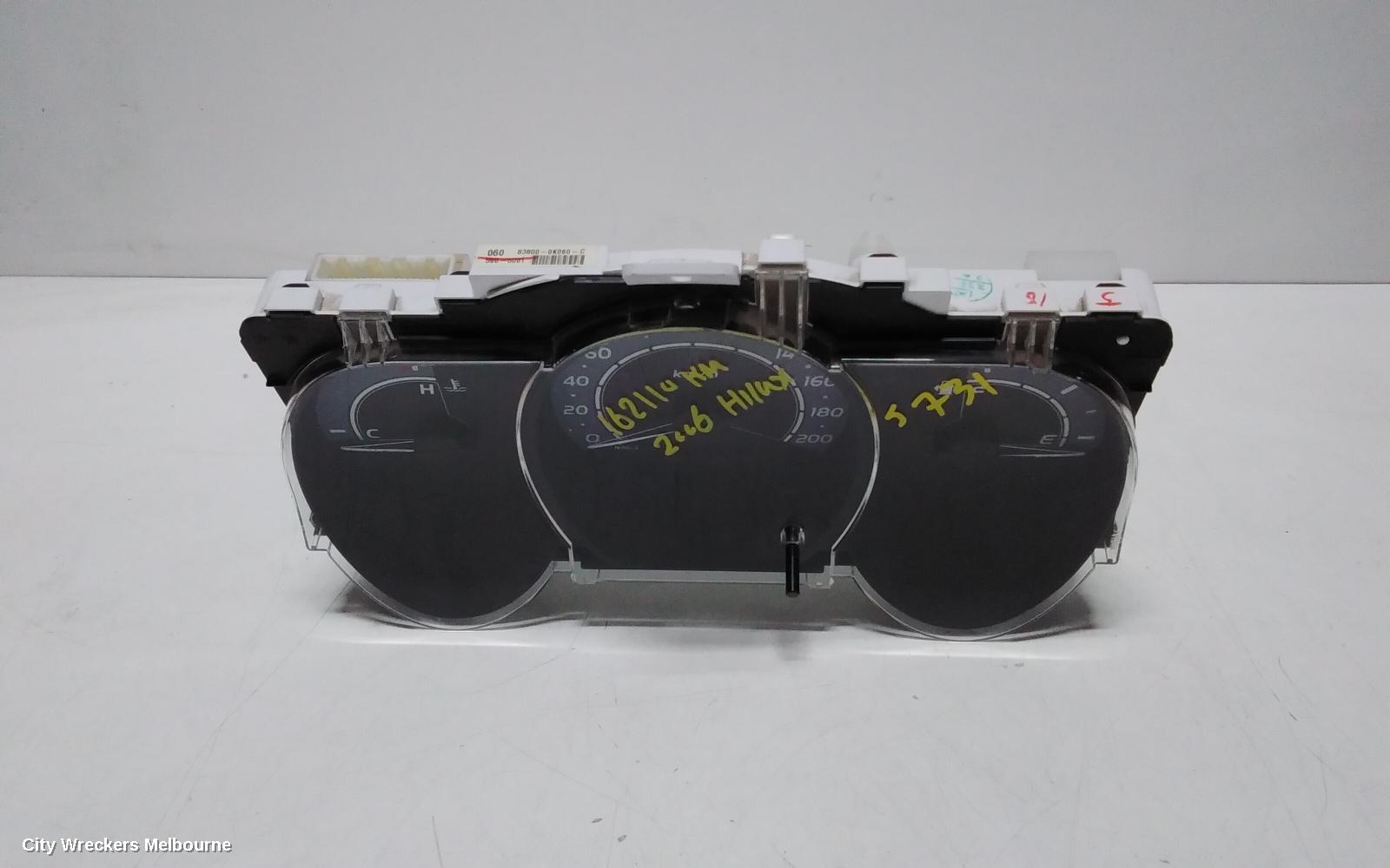TOYOTA HILUX INSTRUMENT CLUSTER, PETROL, 2.7, WORKMATE, 02/2005 - 06/2011