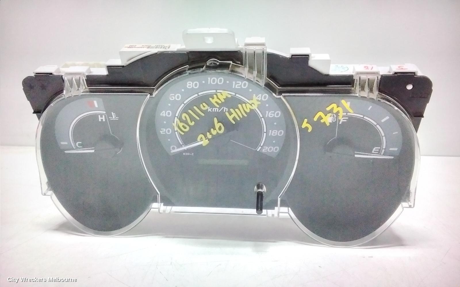 TOYOTA HILUX INSTRUMENT CLUSTER, PETROL, 2.7, WORKMATE, 02/2005 - 06/2011