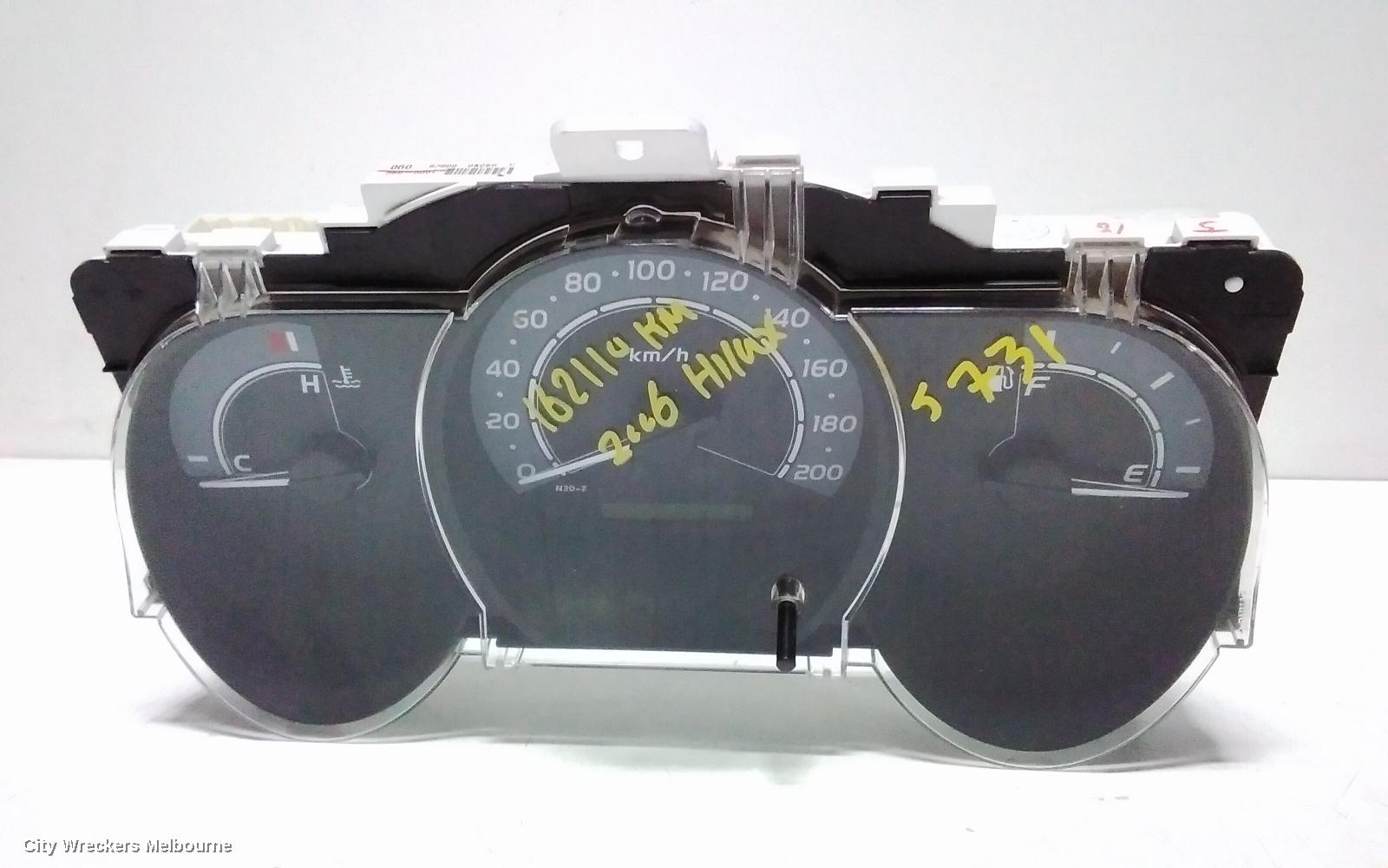 TOYOTA HILUX INSTRUMENT CLUSTER, PETROL, 2.7, WORKMATE, 02/2005 - 06/2011