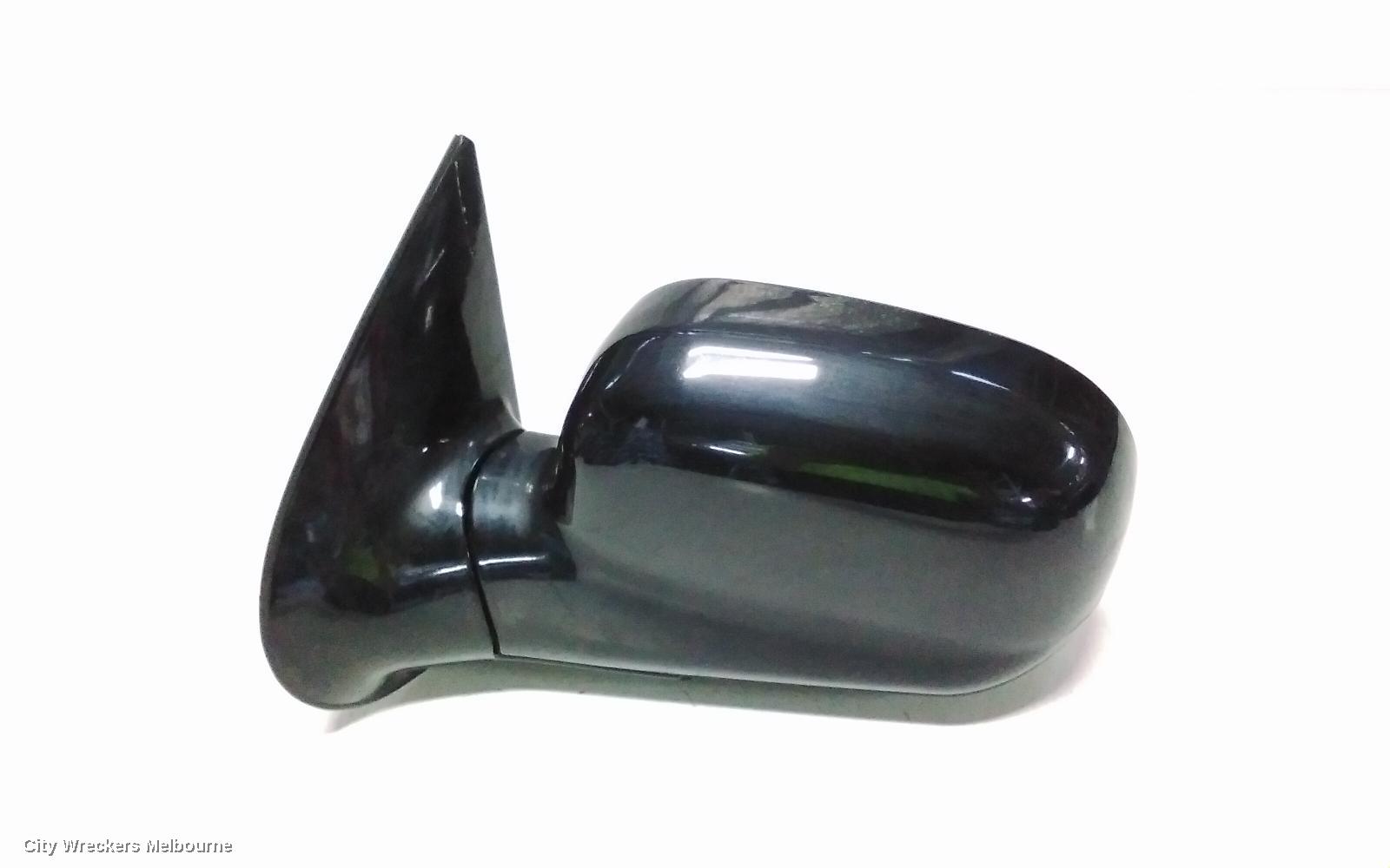 HYUNDAI SANTA FE LEFT DOOR MIRROR, SM, POWER, COLOUR CODED, 11/2000 - 11/2005