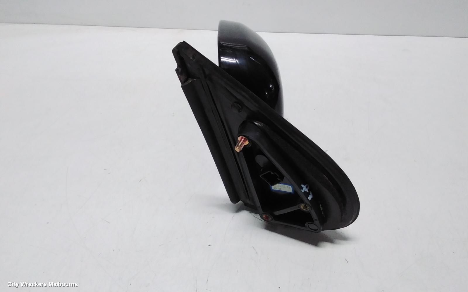 HYUNDAI SANTA FE LEFT DOOR MIRROR, SM, POWER, COLOUR CODED, 11/2000 - 11/2005