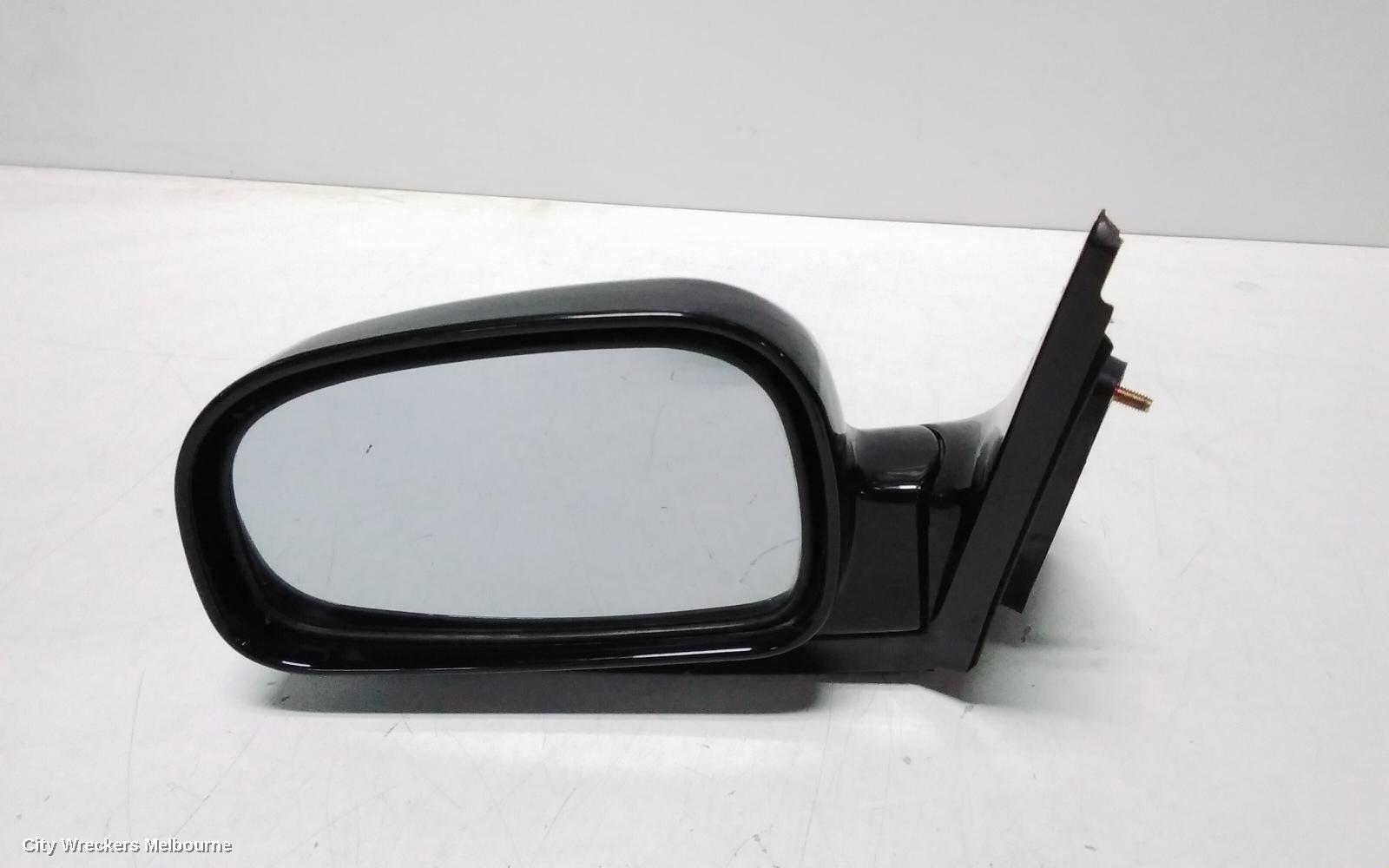 HYUNDAI SANTA FE LEFT DOOR MIRROR, SM, POWER, COLOUR CODED, 11/2000 - 11/2005