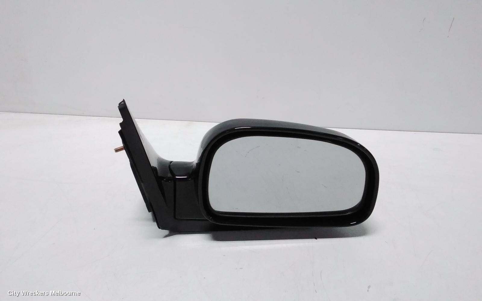 HYUNDAI SANTA FE RIGHT DOOR MIRROR, SM, POWER, COLOUR CODED, 11/2000 - 11/2005