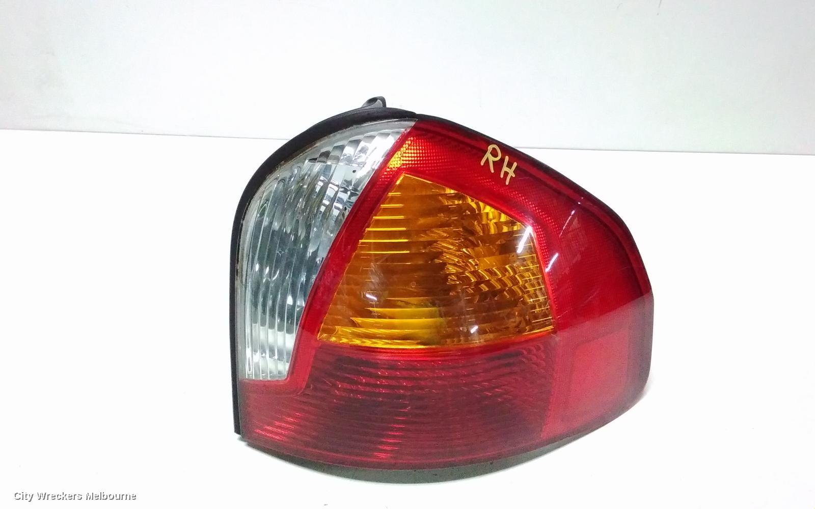 HYUNDAI SANTA FE RIGHT TAILLIGHT, SM, IN BODY, 11/2000 - 09/2004
