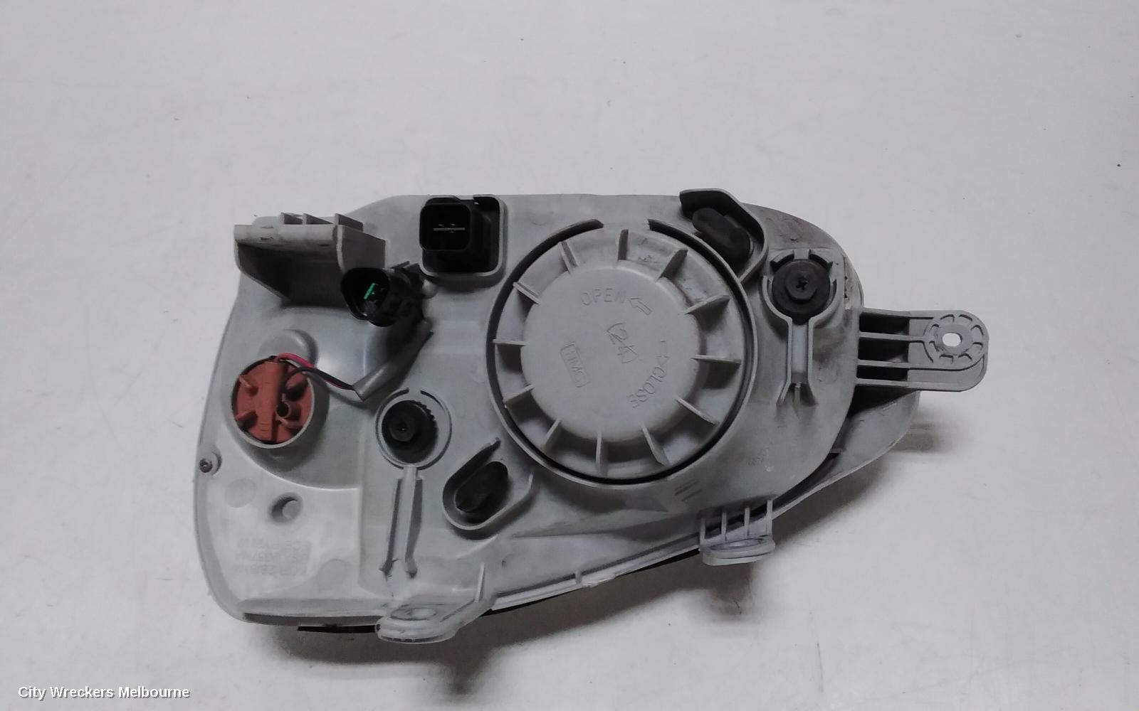 HYUNDAI SANTA FE RIGHT HEADLAMP, SM, 11/2000 - 09/2003