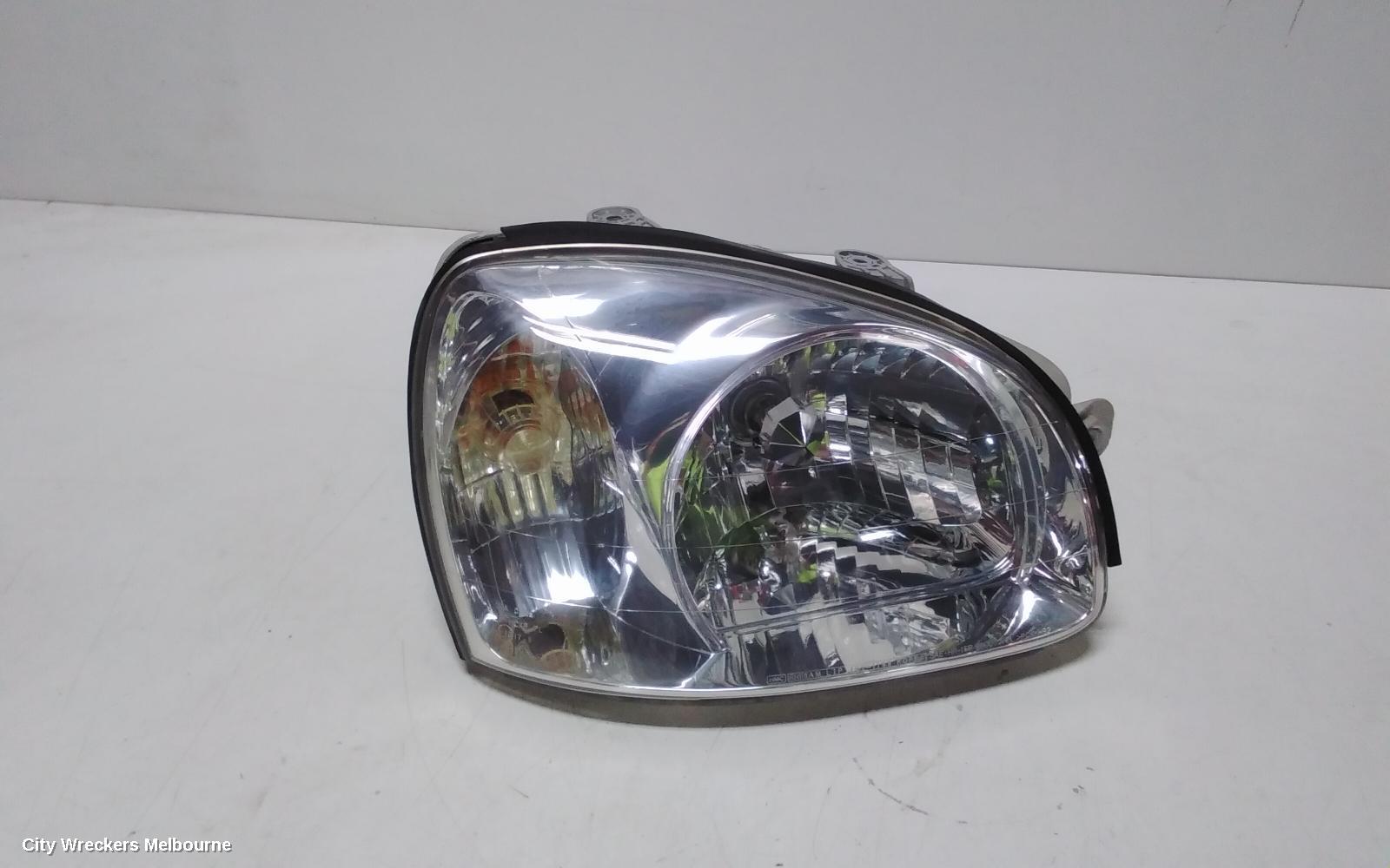 HYUNDAI SANTA FE RIGHT HEADLAMP, SM, 11/2000 - 09/2003