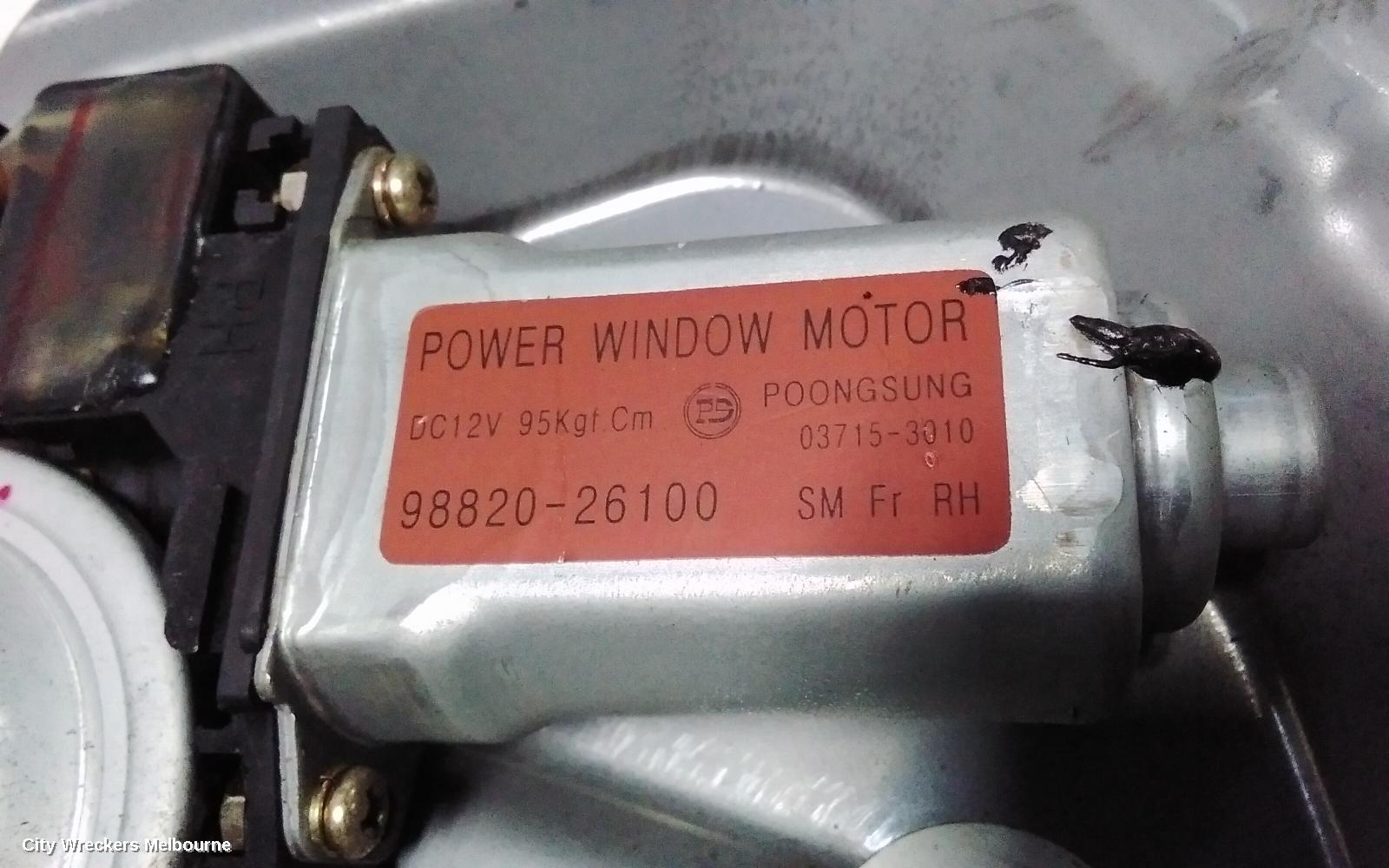 HYUNDAI SANTA FE RIGHT FRONT WINDOW REG/MOTOR, SM, POWER, 11/2000 - 11/2005
