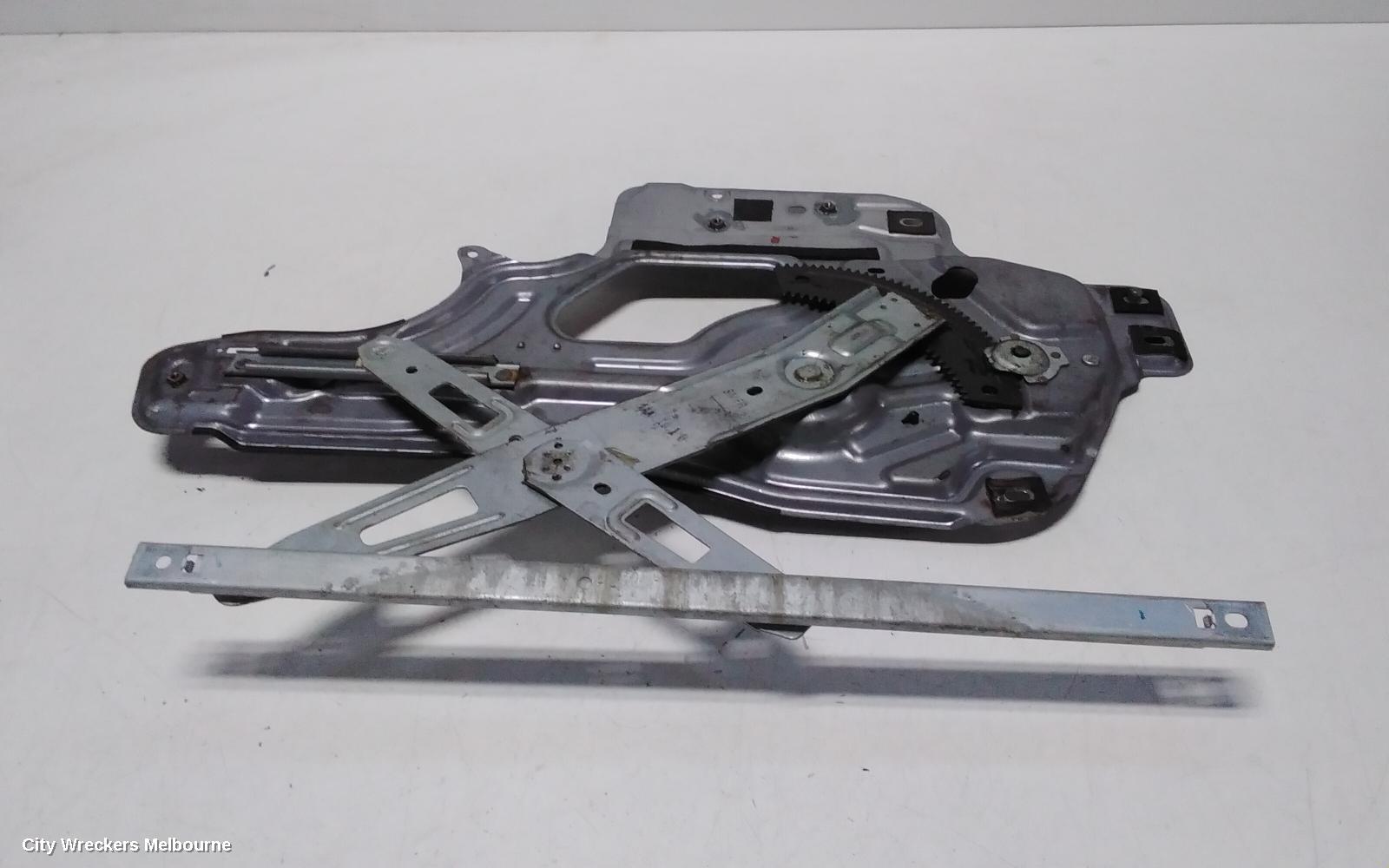 HYUNDAI SANTA FE RIGHT FRONT WINDOW REG/MOTOR, SM, POWER, 11/2000 - 11/2005