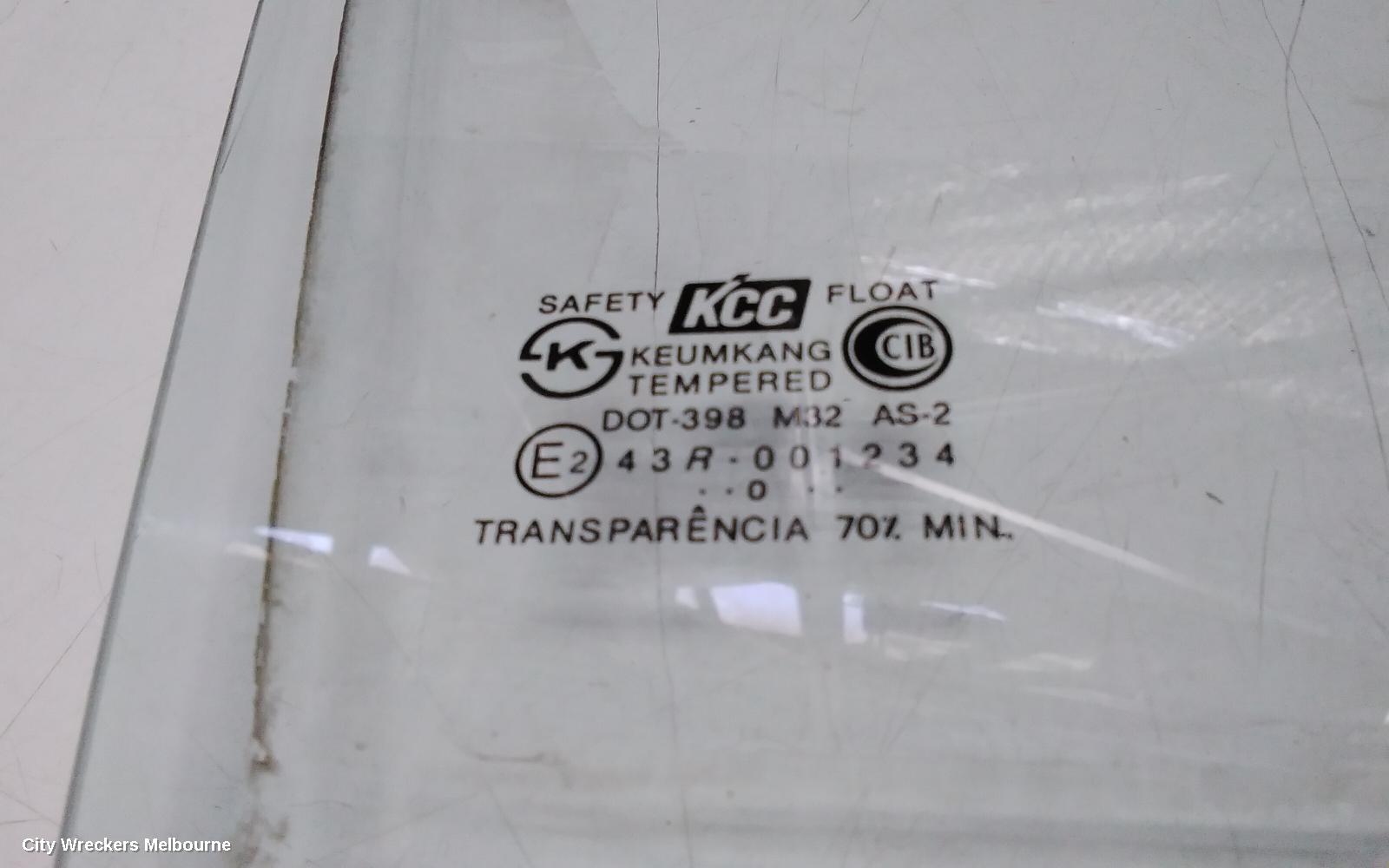 HYUNDAI SANTA FE RIGHT FRONT DOOR WINDOW, SM WAGON 11/2000 - 11/2005