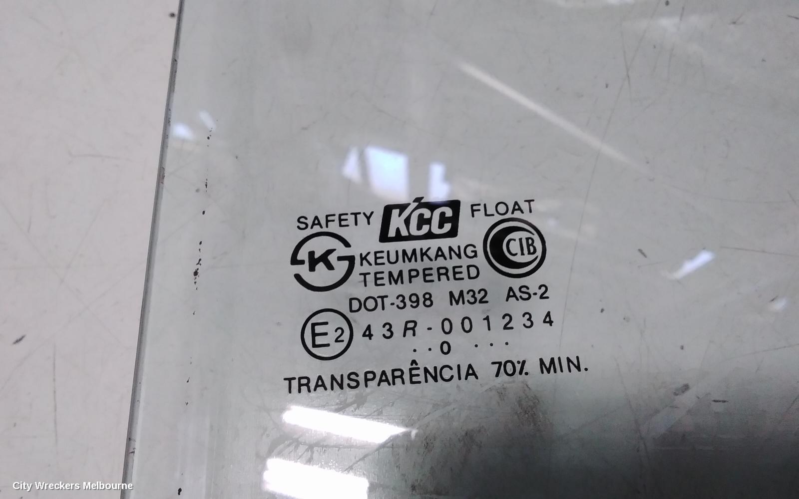 HYUNDAI SANTA FE RIGHT REAR DOOR WINDOW, SM WAGON 11/2000 - 11/2005