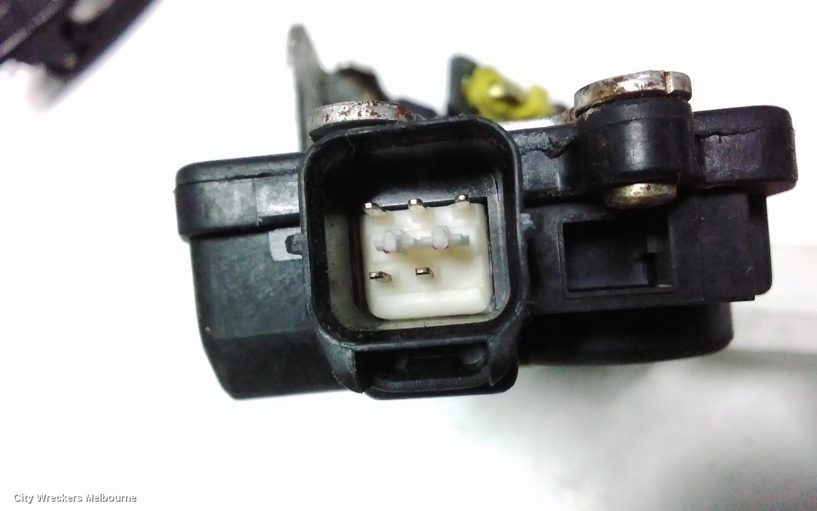 HYUNDAI SANTA FE DOOR/BOOT/GATE LOCK, RIGHT REAR DOOR LOCK, SM, 11/2000 - 11/2005