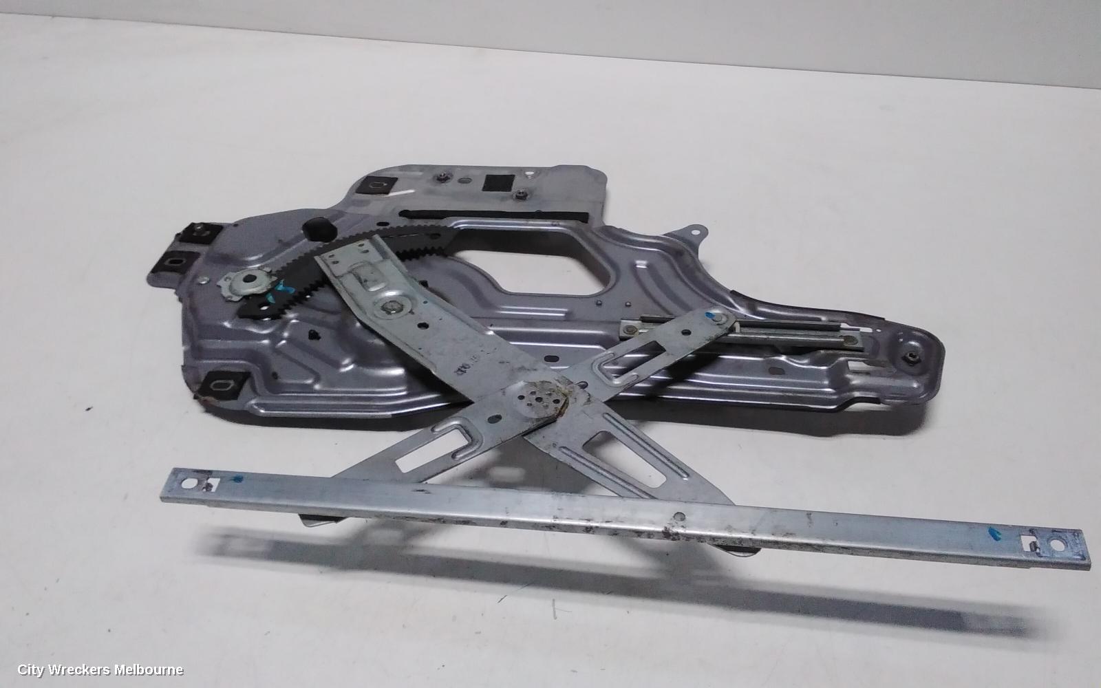 HYUNDAI SANTA FE LEFT FRONT WINDOW REG/MOTOR, SM, POWER, 11/2000 - 11/2005