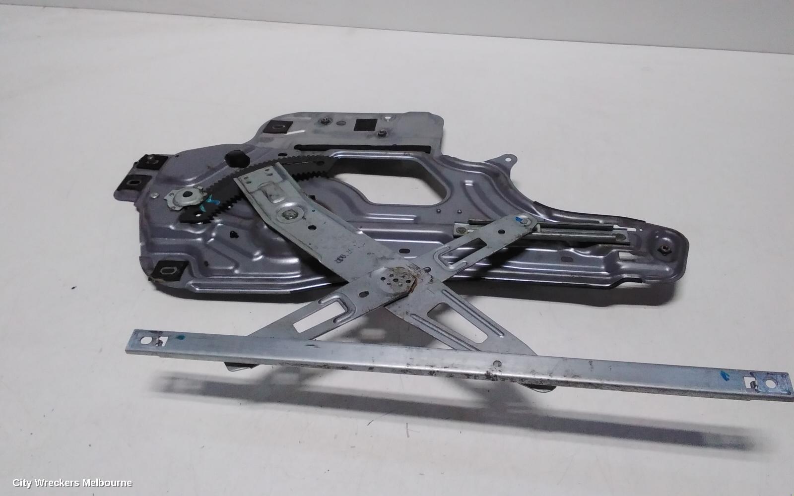 HYUNDAI SANTA FE LEFT FRONT WINDOW REG/MOTOR, SM, POWER, 11/2000 - 11/2005