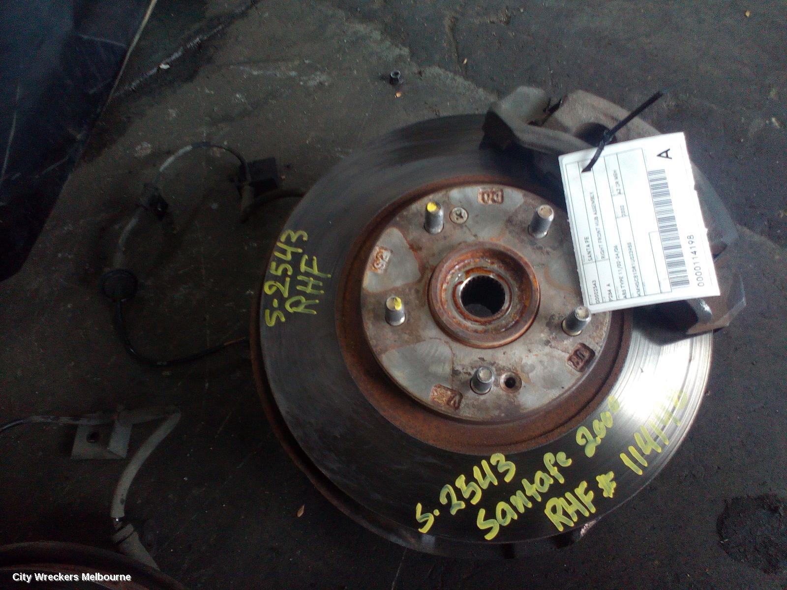 HYUNDAI SANTA FE RIGHT FRONT HUB ASSEMBLY, ABS TYPE 11/2000 - 04/2006
