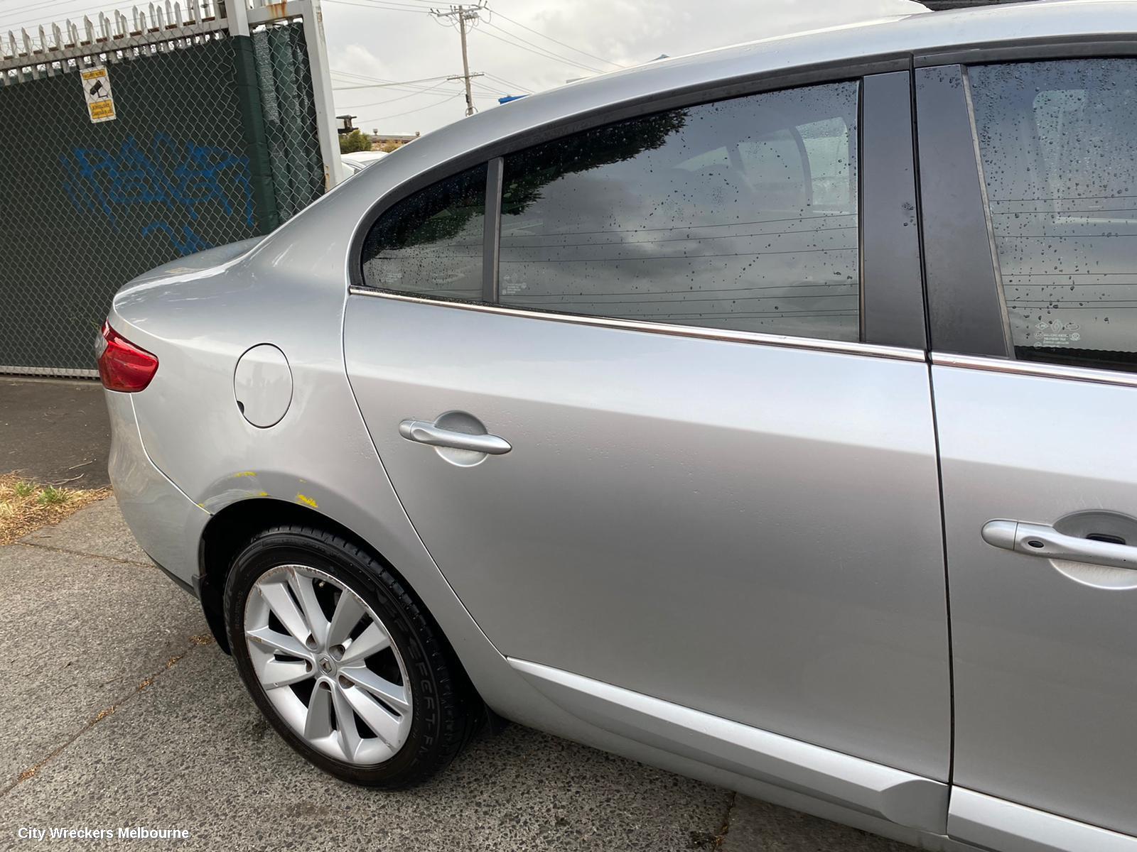 RENAULT FLUENCE LEFT FRONT DOOR WINDOW, X38 09/2010 - 01/2016