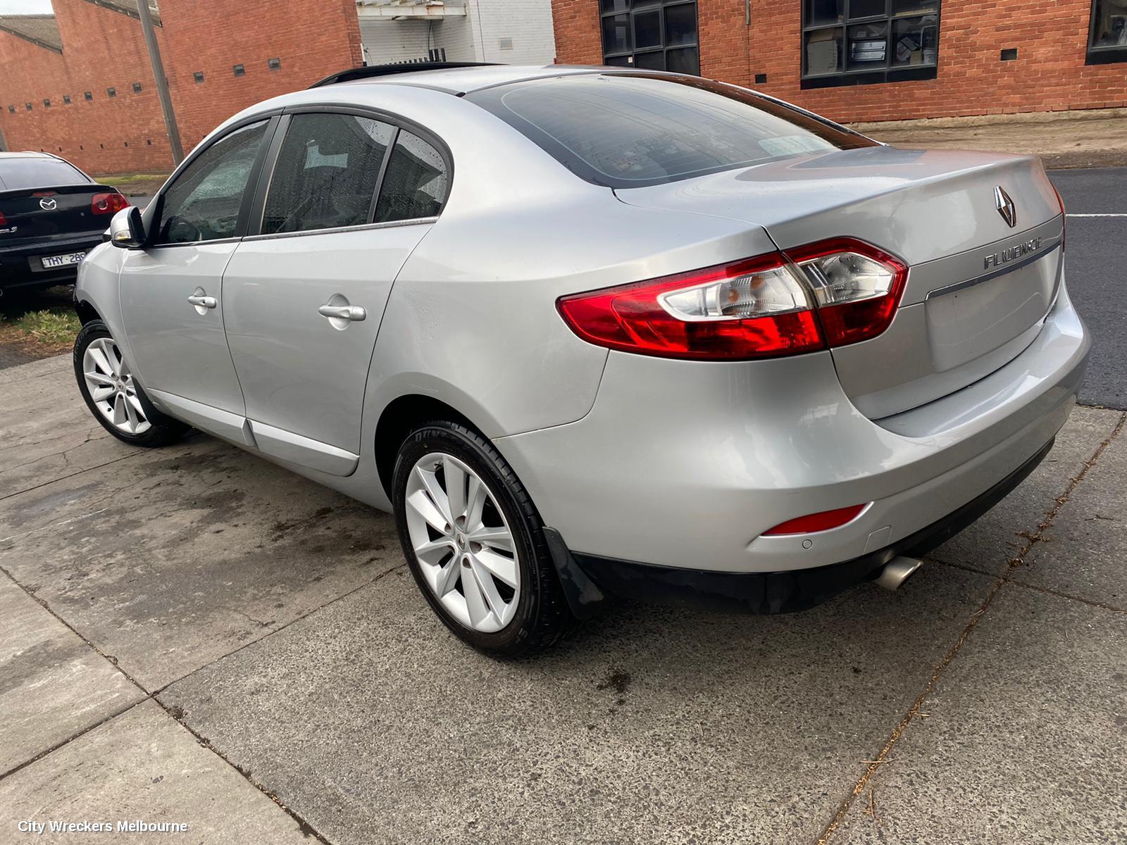 RENAULT FLUENCE LEFT FRONT DOOR WINDOW, X38 09/2010 - 01/2016