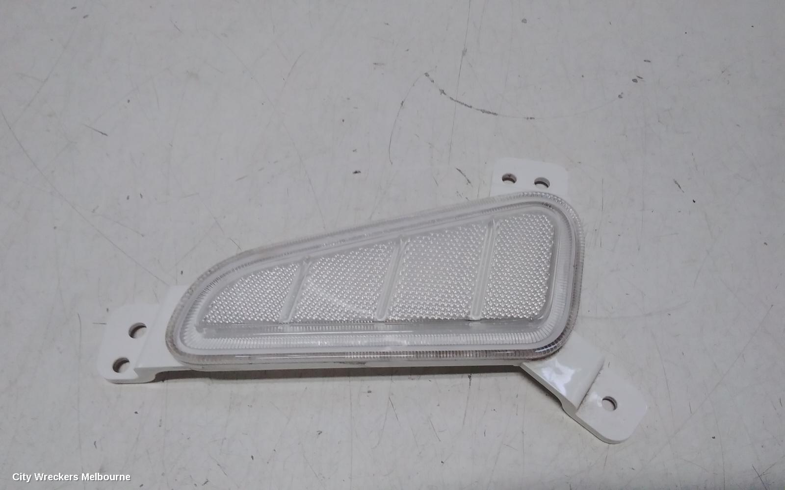 HYUNDAI KONA, OS, 09/2017 - 07/2023, BAR REFLECTOR ON THE RIGHT SIDE : 114383