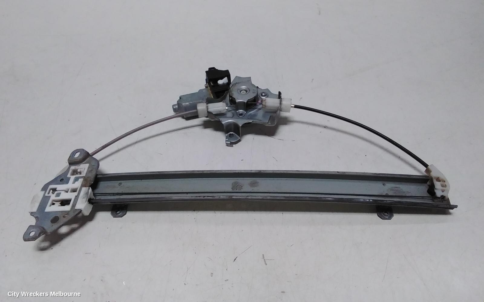 NISSAN NAVARA RIGHT FRONT WINDOW REG/MOTOR, NP300, 04/2015 ONWARDS