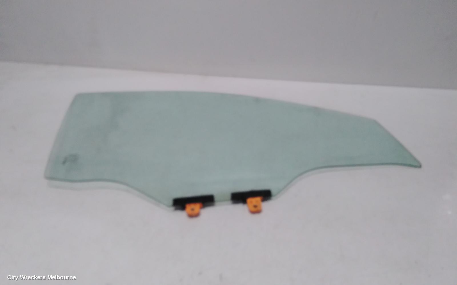 NISSAN NAVARA RIGHT FRONT DOOR WINDOW, NP300, LAMINATED, 04/2015 ONWARDS