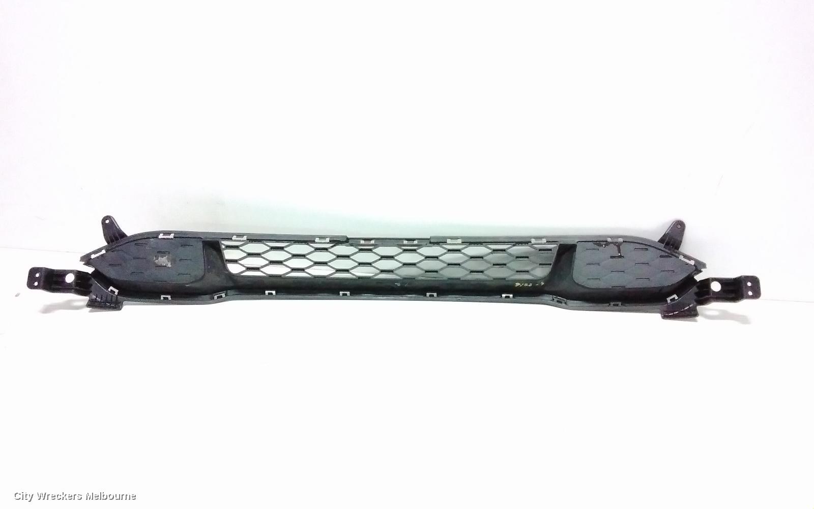 HYUNDAI KONA GRILLE, BUMPER GRILLE (CENTRE), OS, NON FOGLAMP TYPE, 09/2017 - 10/2020