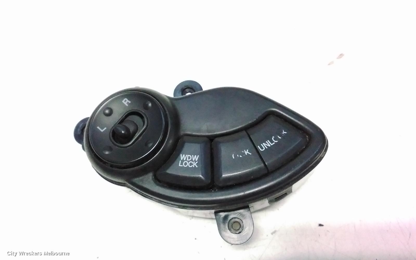 HYUNDAI SANTA FE PWR DR WIND SWITCH, RH FRONT MASTERSWITCH, SM, 11/2000 - 11/2005