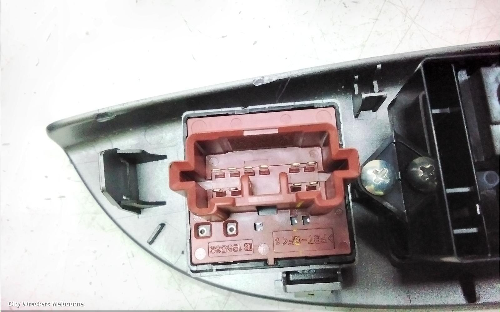 MITSUBISHI ASX PWR DR WIND SWITCH, RH FRONT (MASTER SWITCH), XB-XD, 07/2013 ONWARDS