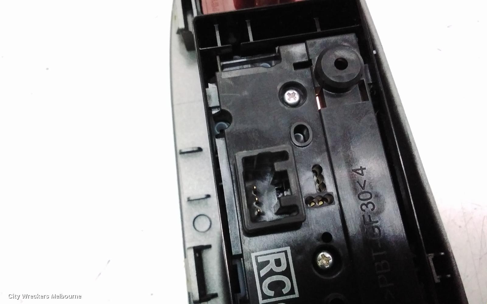 MITSUBISHI ASX PWR DR WIND SWITCH, RH FRONT (MASTER SWITCH), XB-XD, 07/2013 ONWARDS