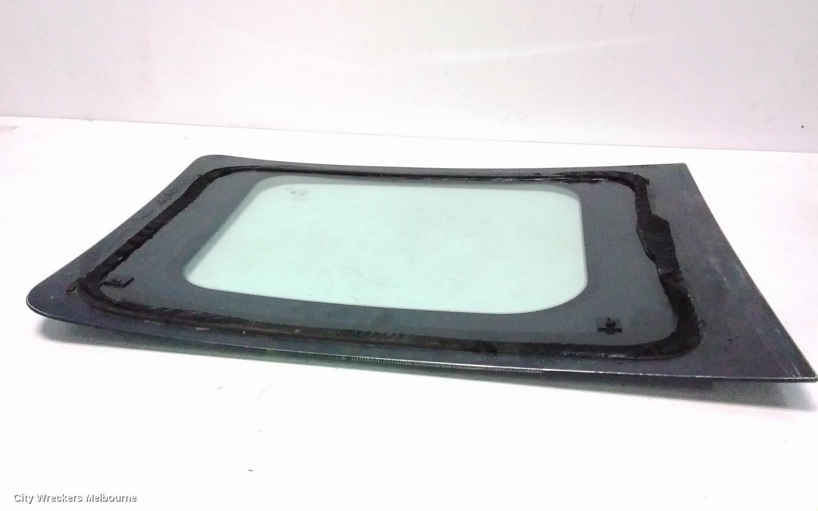 LDV G10 REAR/TAILGATE GLASS, BARN DOOR GLASS (LH SIDE), SV7A/SV7C, WAGON/VAN, 04/2015 ONWARDS