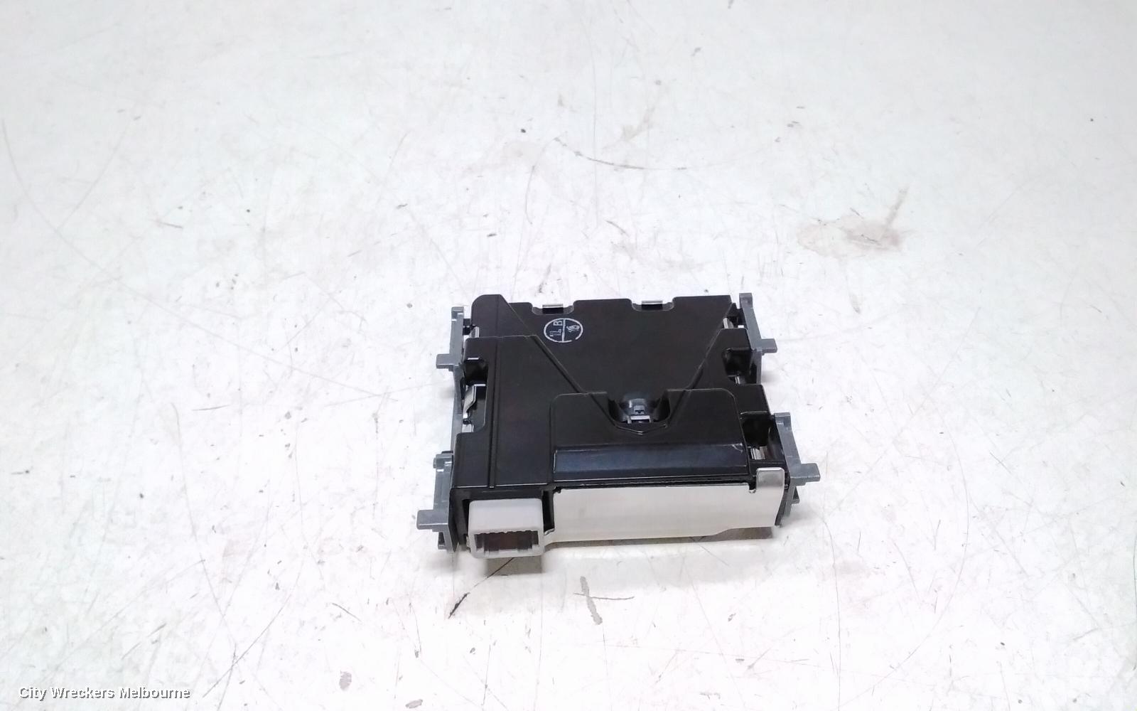 TOYOTA RAV4 REVERSE CAMERA, LANE DEPARTURE CAMERA, XA40, 12/2015 - 12/2018