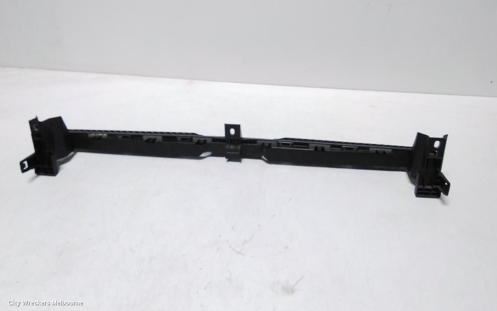 VOLKSWAGEN TIGUAN, 5NA, 06/2016 - 02/2024, 5NA805705D GRILLE SUPPORT : 114608