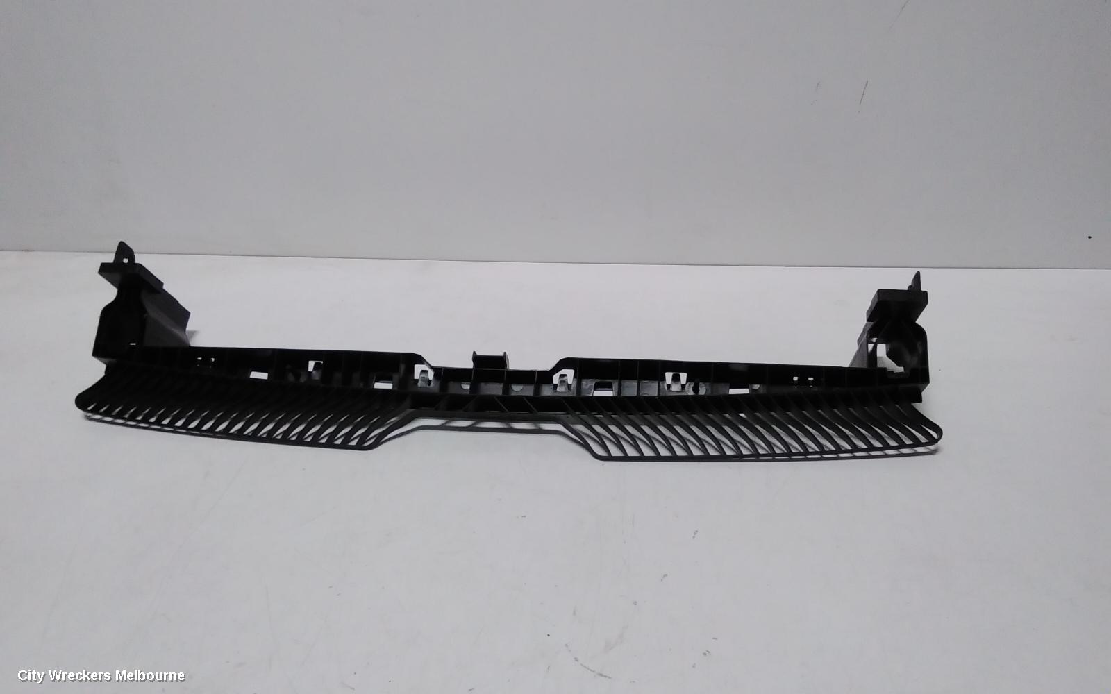 VOLKSWAGEN TIGUAN, 5NA, 06/2016 - 02/2024, 5NA805705D GRILLE SUPPORT : 114608