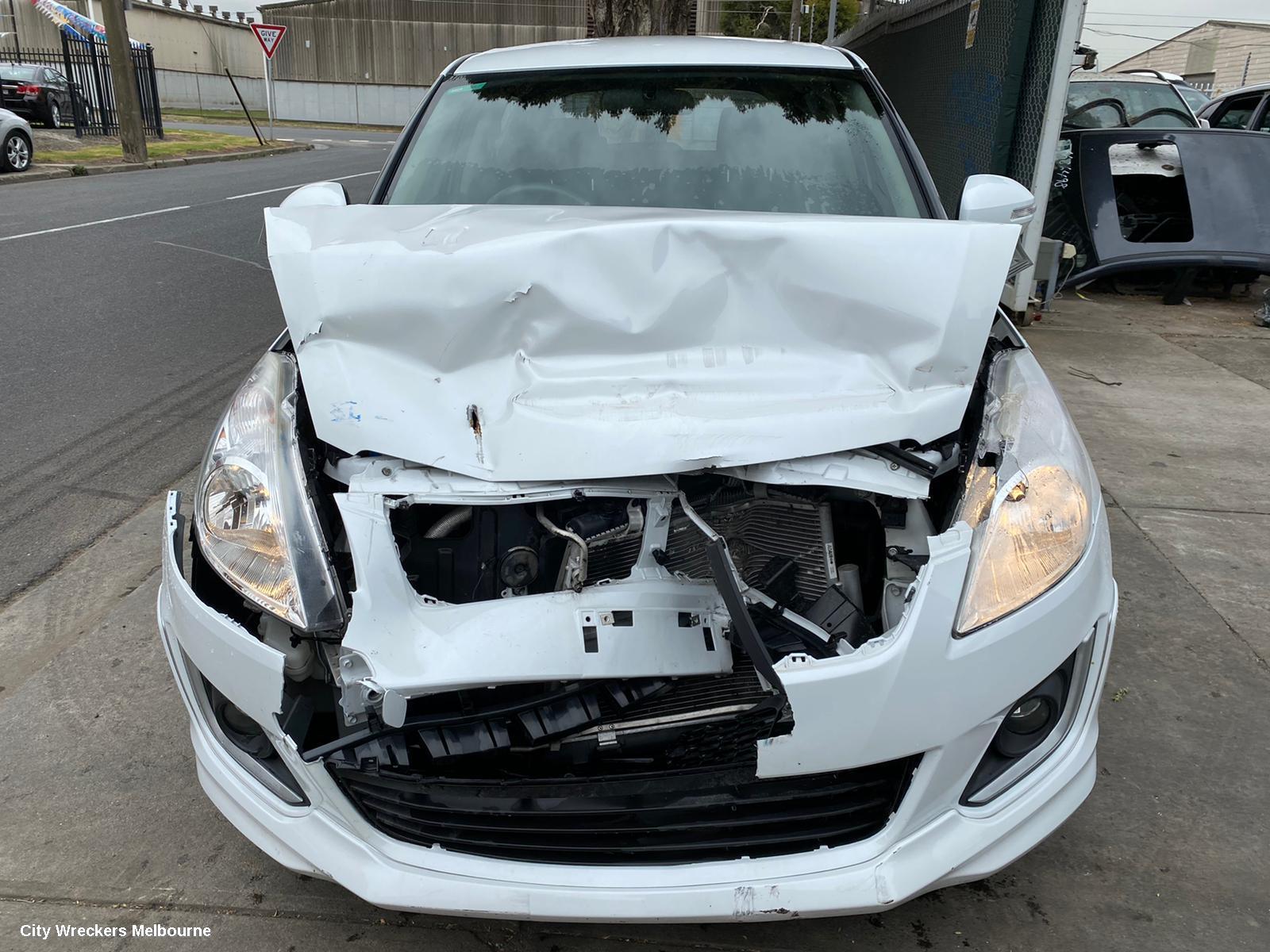 SUZUKI SWIFT HIGH LEVEL STOPLIGHT, FZ, 02/2011 - 03/2017