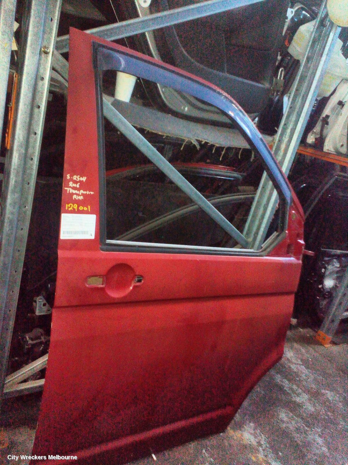 VOLKSWAGEN TRANSPORTER RIGHT FRONT DOOR, T5, KOMBI/TRANSPORTER, 08/2004 - 06/2015