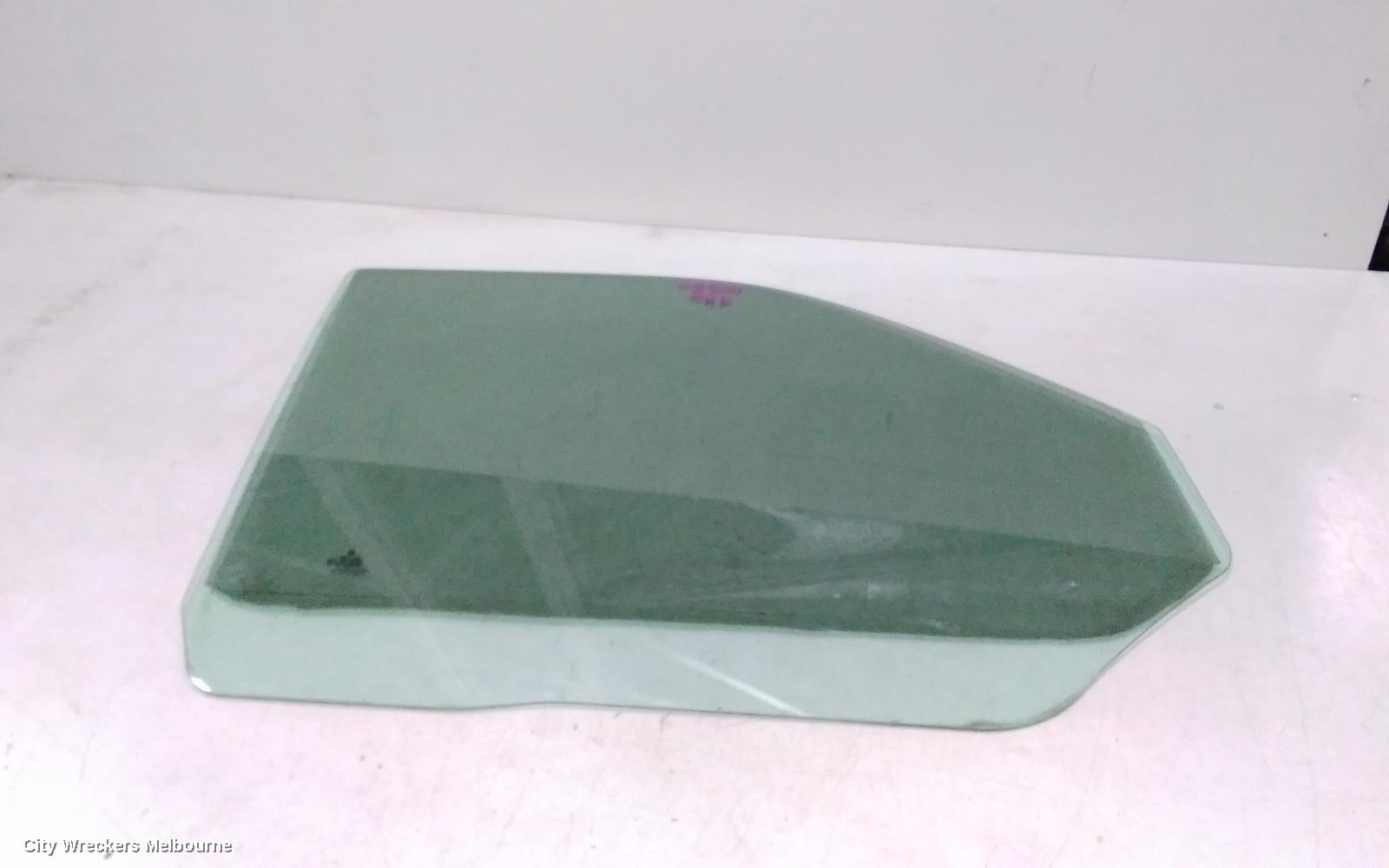 VOLKSWAGEN TRANSPORTER RIGHT FRONT DOOR WINDOW, T5, 08/2004 - 06/2015
