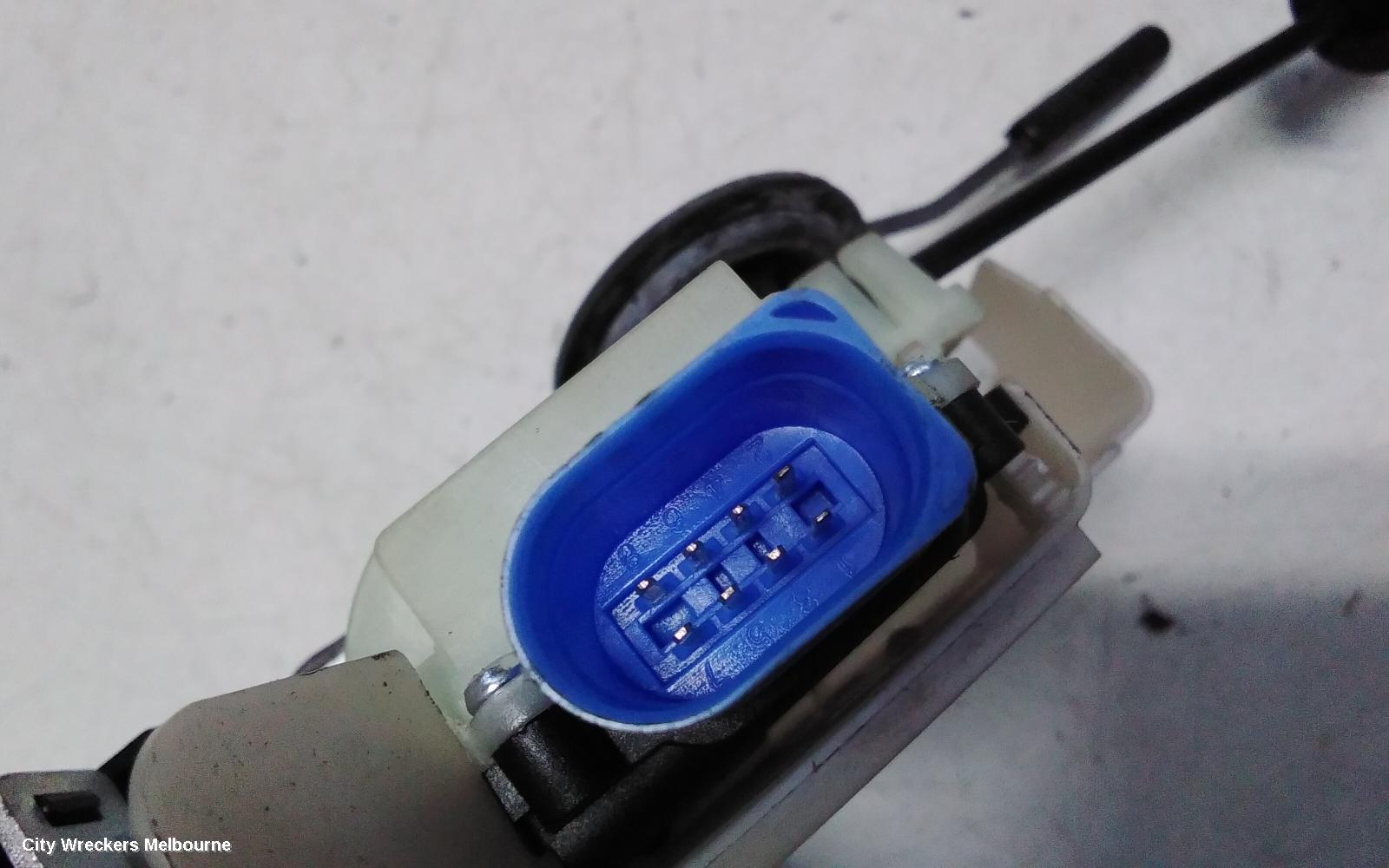 VOLKSWAGEN TRANSPORTER DOOR/BOOT/GATE LOCK, LEFT FRONT DOOR LOCK, T5, 08/2004 - 06/2015