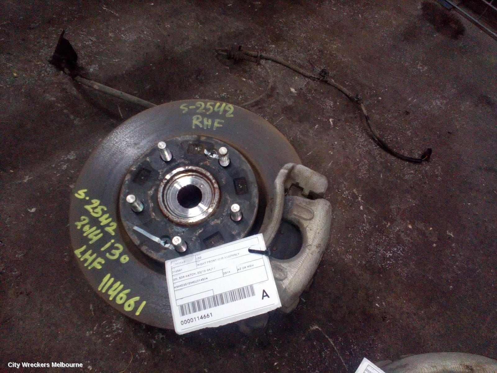 HYUNDAI I30 RIGHT FRONT HUB ASSEMBLY, GD, 5DR HATCH, 03/2012 - 04/2017