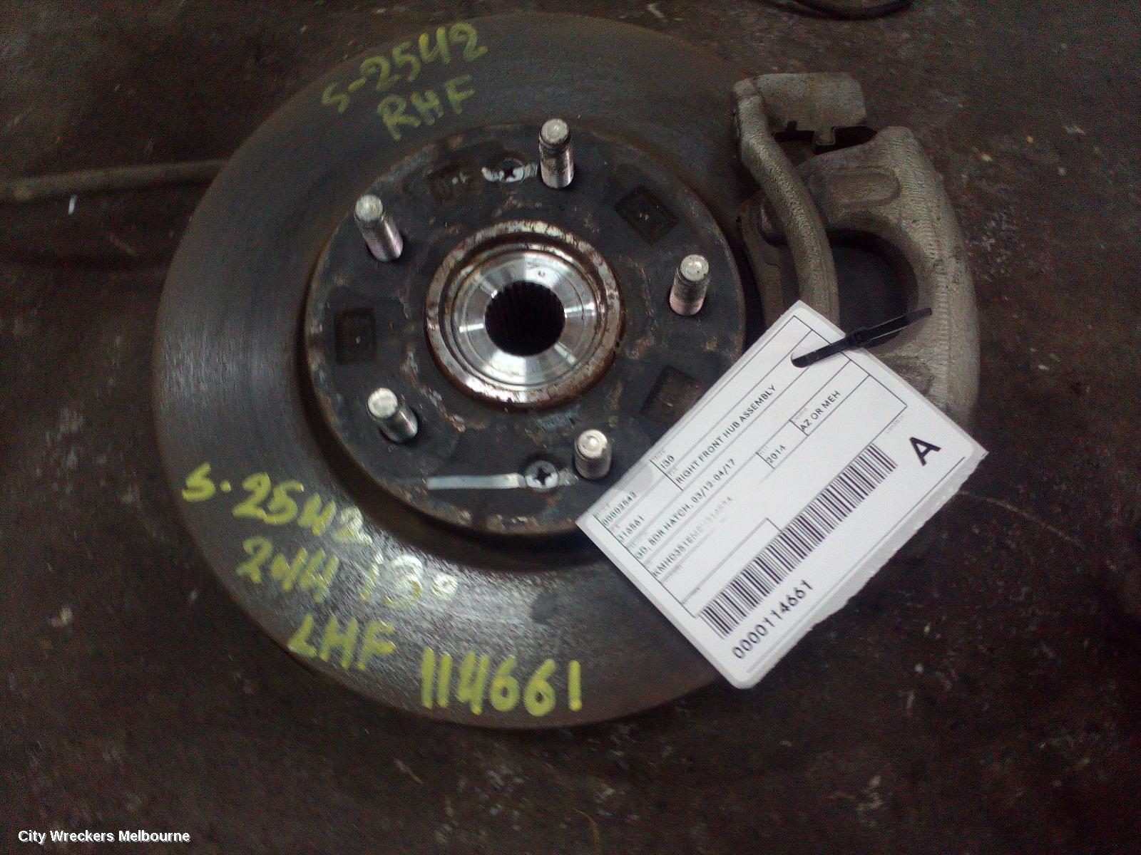 HYUNDAI I30 RIGHT FRONT HUB ASSEMBLY, GD, 5DR HATCH, 03/2012 - 04/2017