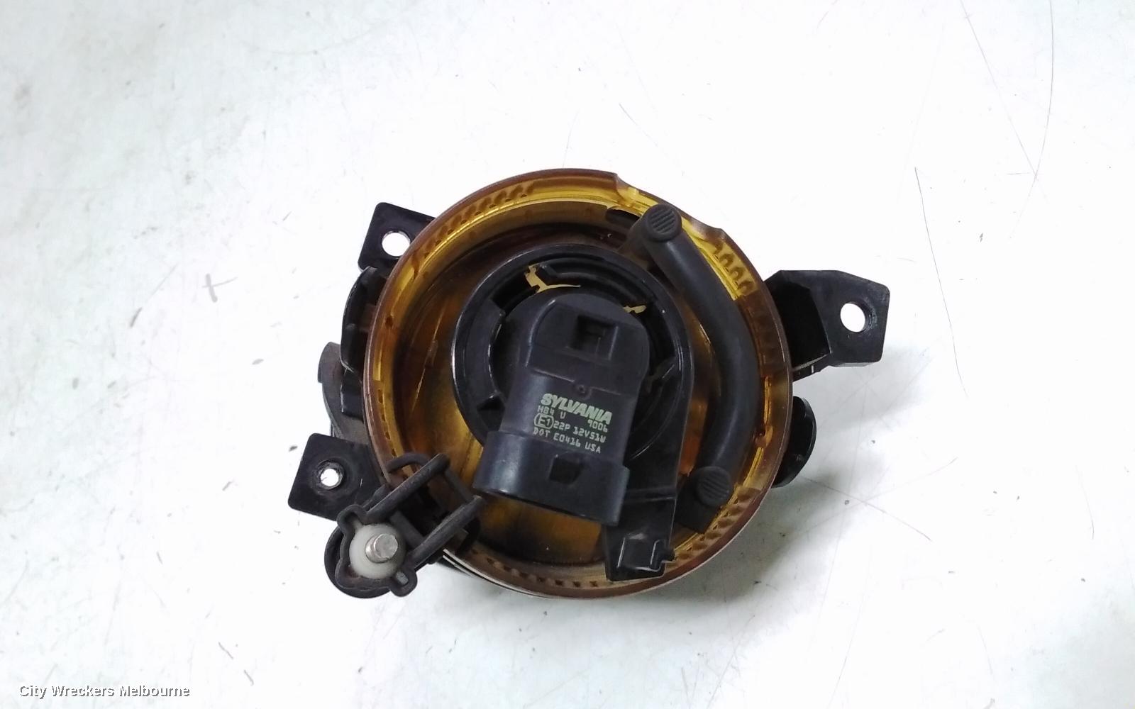 VOLKSWAGEN AMAROK RIGHT INDICATOR/FOG/SIDE, BUMPER FOGLAMP, 2H, 10/2010 - 06/2016