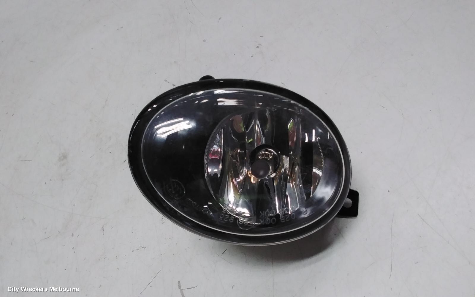 VOLKSWAGEN AMAROK RIGHT INDICATOR/FOG/SIDE, BUMPER FOGLAMP, 2H, 10/2010 - 06/2016