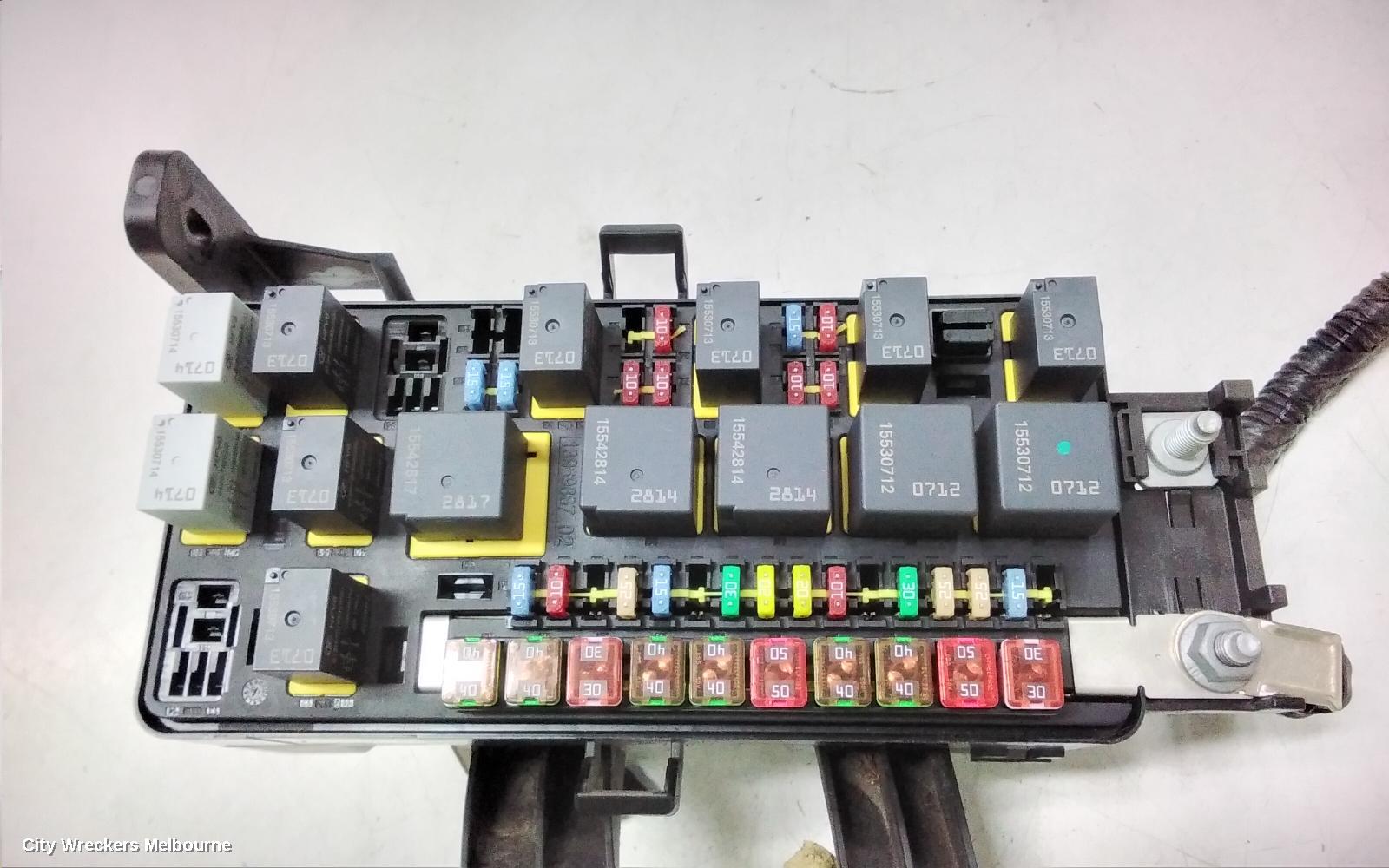 LDV G10 FUSE BOX, ENGINE BAY, PETROL, 2.0/2.4, SV7A/SV7C, WAGON/VAN, 04/2015 ONWARDS