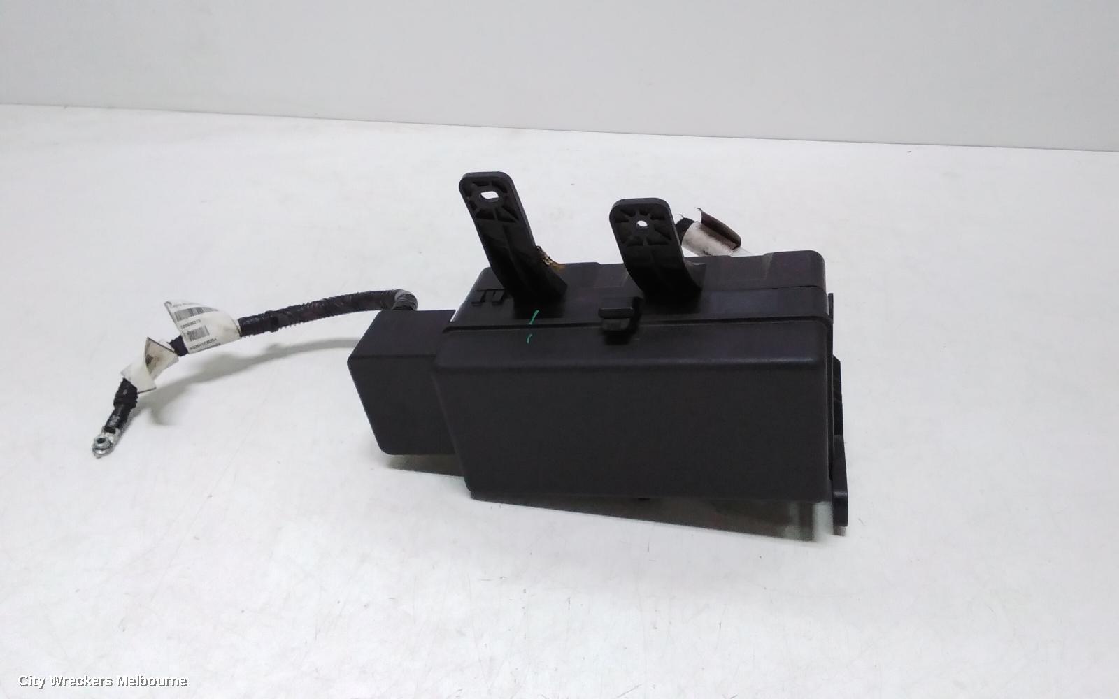 LDV G10 FUSE BOX, ENGINE BAY, PETROL, 2.0/2.4, SV7A/SV7C, WAGON/VAN, 04/2015 ONWARDS