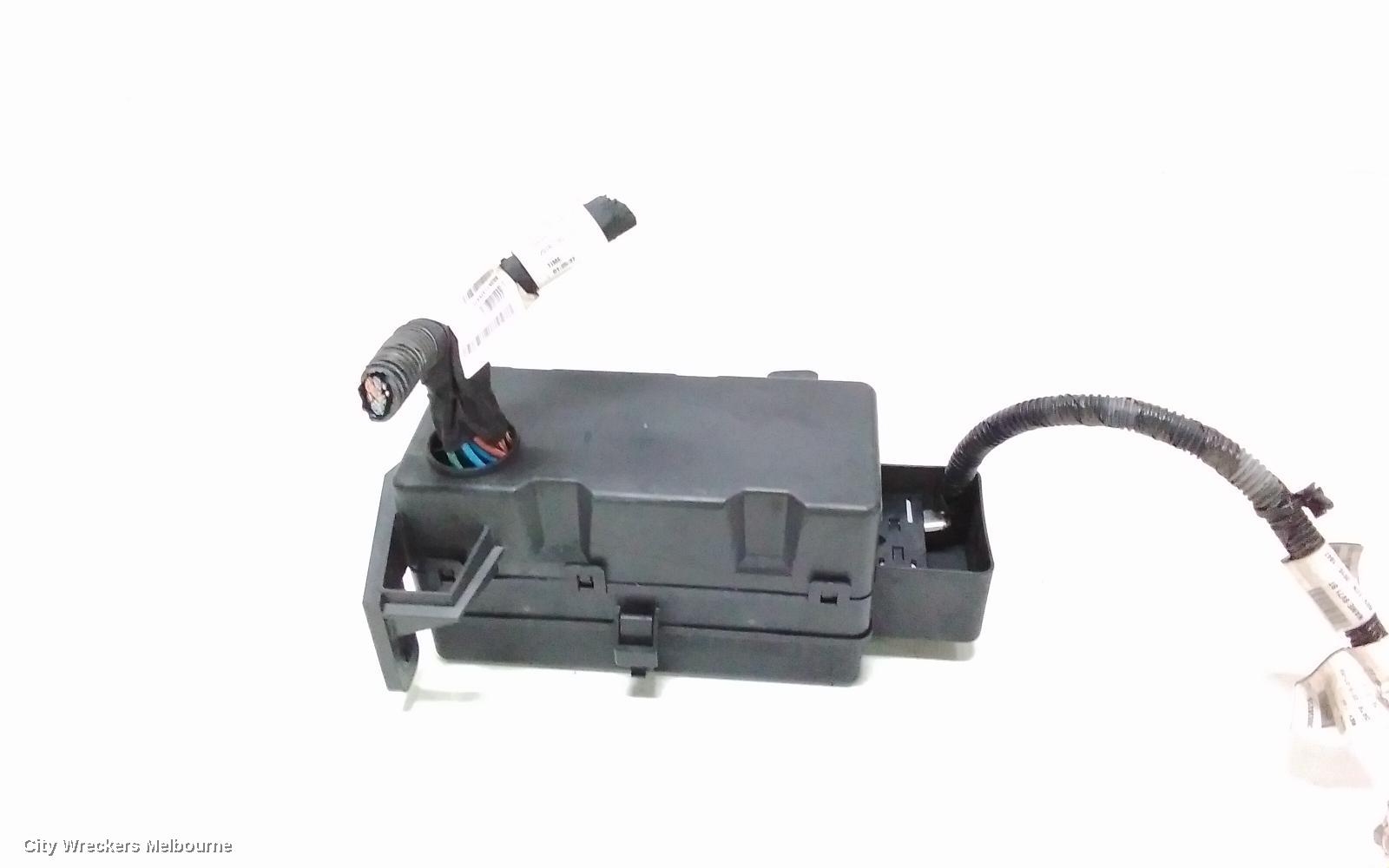 LDV G10 FUSE BOX, ENGINE BAY, PETROL, 2.0/2.4, SV7A/SV7C, WAGON/VAN, 04/2015 ONWARDS