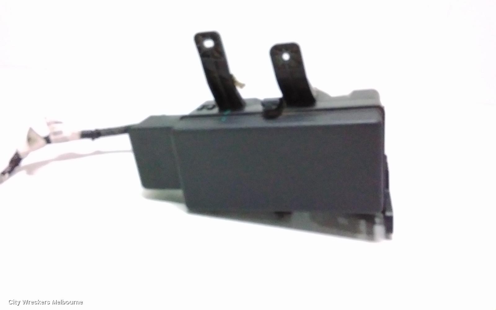LDV G10 FUSE BOX, ENGINE BAY, PETROL, 2.0/2.4, SV7A/SV7C, WAGON/VAN, 04/2015 ONWARDS