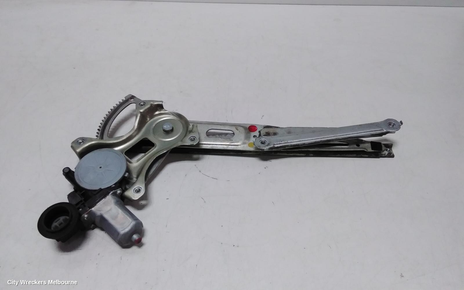 TOYOTA YARIS LEFT FRONT WINDOW REG/MOTOR, NCP9#, 3DR/5DR HATCH, 10/2005 - 07/2011