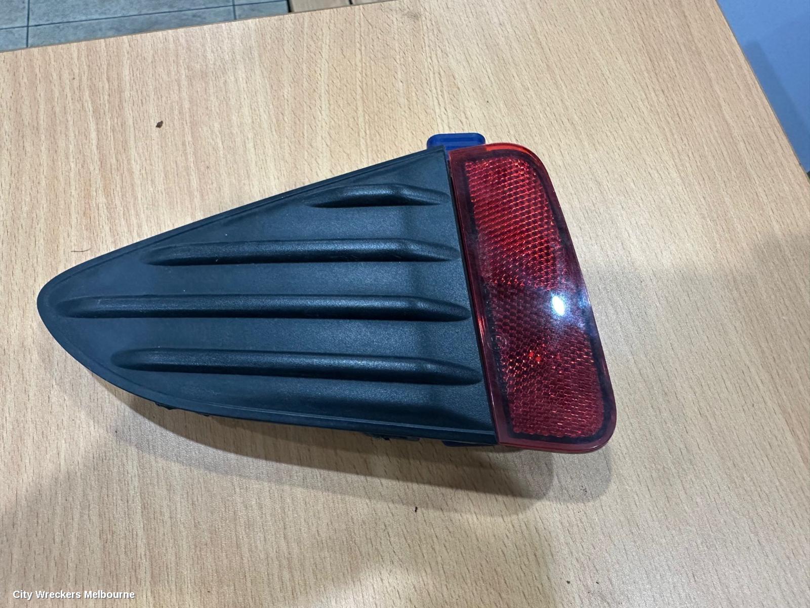 TOYOTA YARIS, XP130 SERIES, 10/2011 - 12/2019, RIGHT REAR BAR REFECTOR WITH COVER : 114826