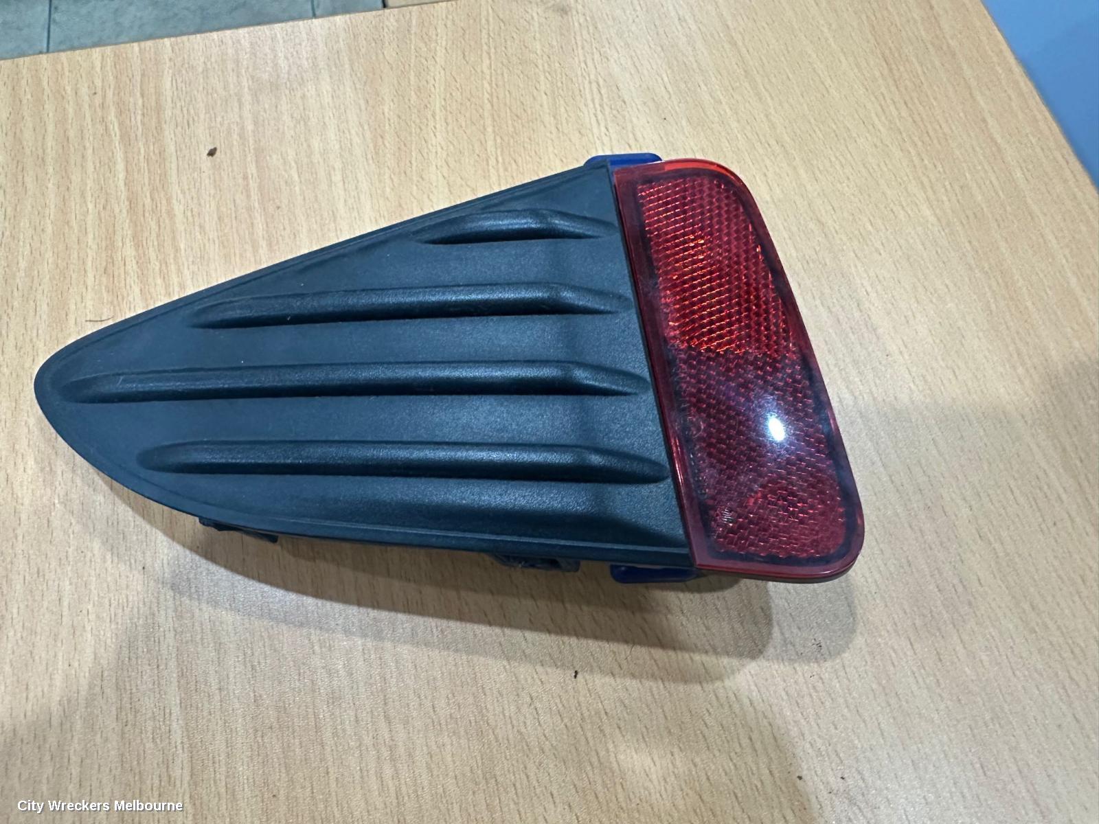 TOYOTA YARIS, XP130 SERIES, 10/2011 - 12/2019, RIGHT REAR BAR REFECTOR WITH COVER : 114826